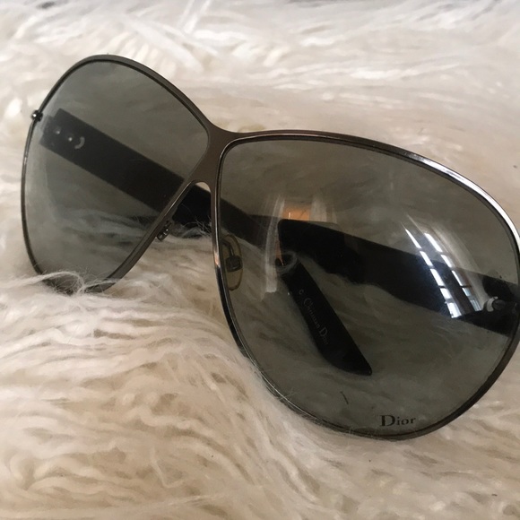 Sun Glasses - Picture 1 of 1